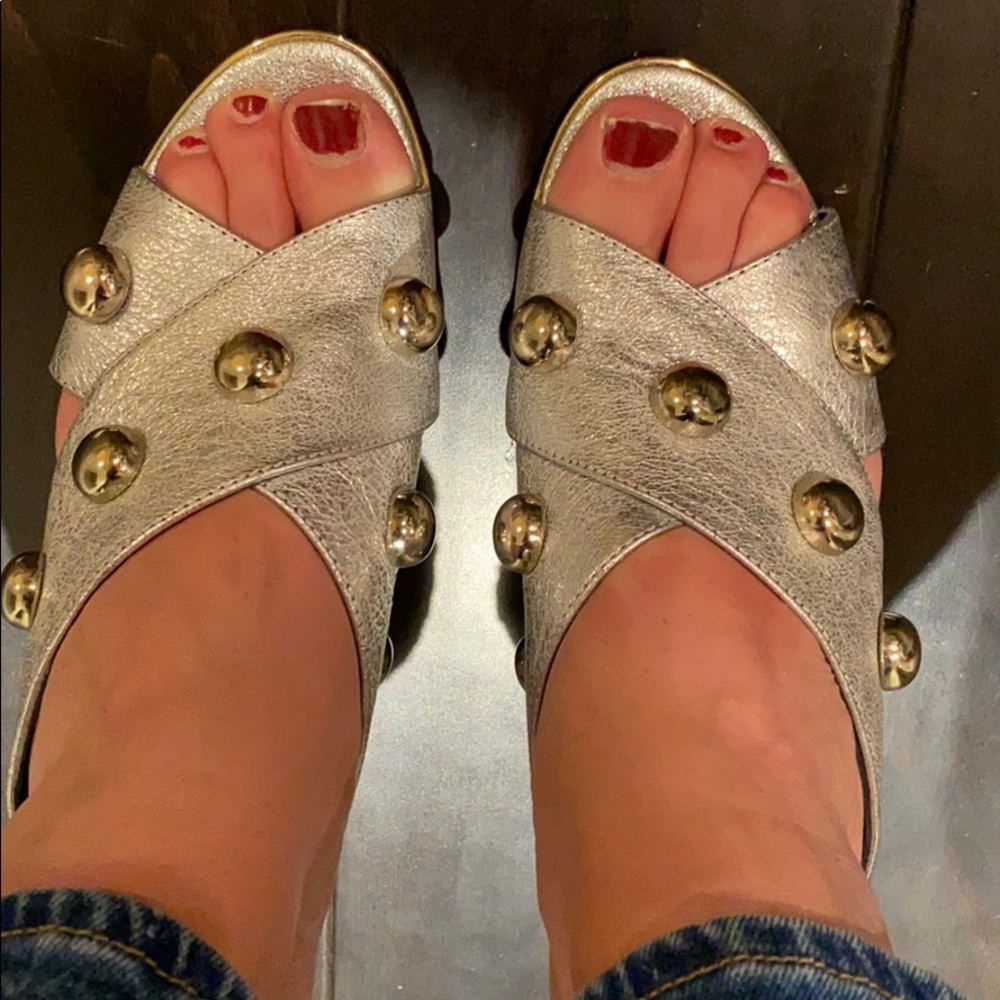 Kenneth Cole Metallic Mules - Picture 3 of 5
